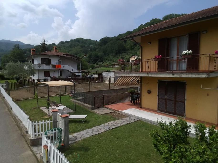 Casa Vacanze La Cicala Pontremoli Extérieur photo