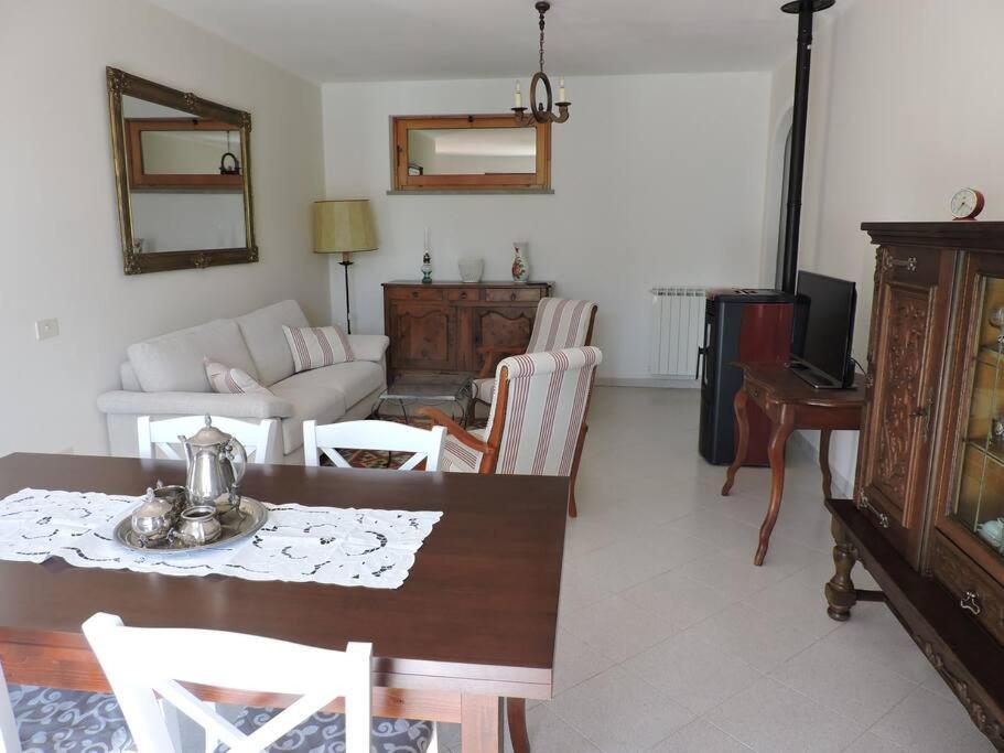 Casa Vacanze La Cicala Pontremoli Extérieur photo