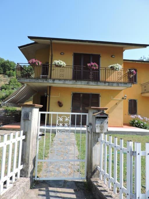 Casa Vacanze La Cicala Pontremoli Extérieur photo